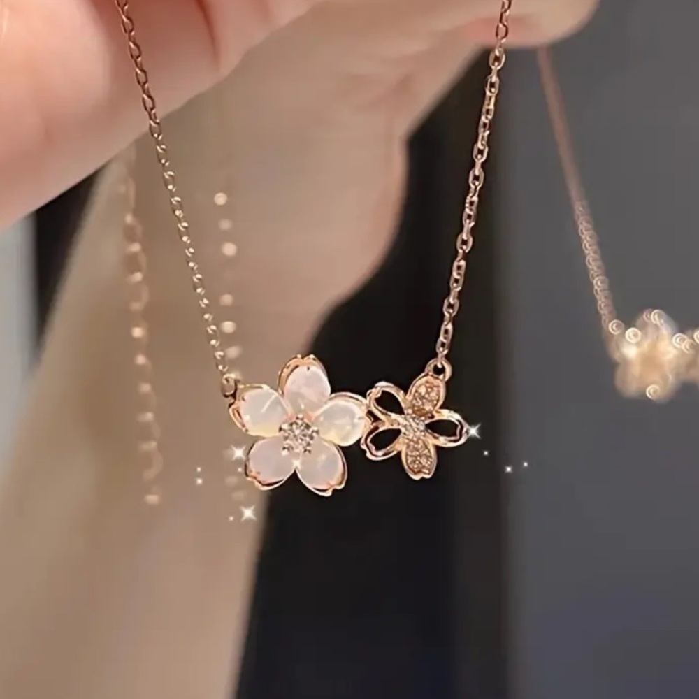 Cute Elegant Everyday Delicate Blossom Flower Pendant Gold 18k Necklace